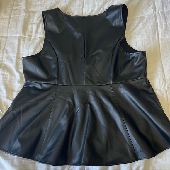 NWT Torrid size 2 - Picture 5 of 5